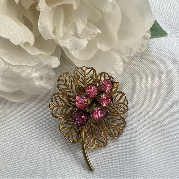 Vintage Marquise Cut Pink Stone Gold Tone Flower Brooch - Picture 2 of 6
